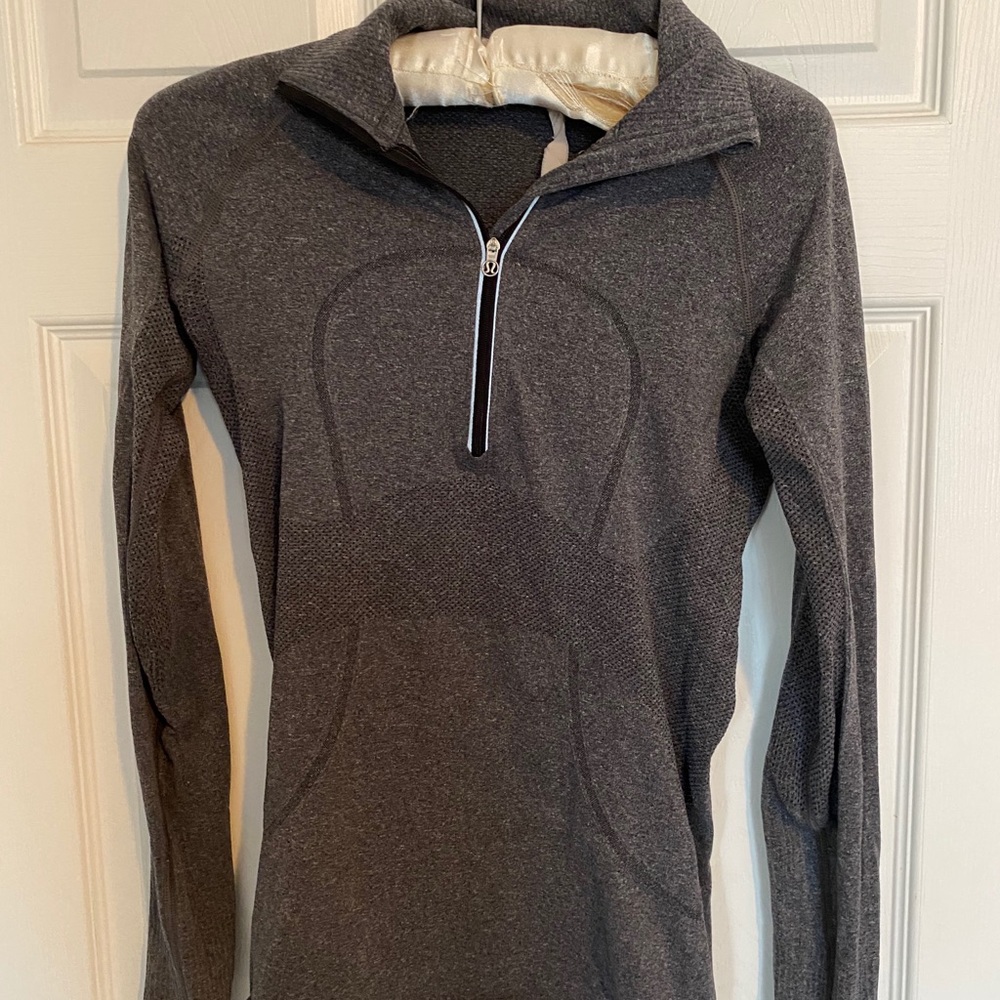 Lululemon Grey Longsleeve Sz 4